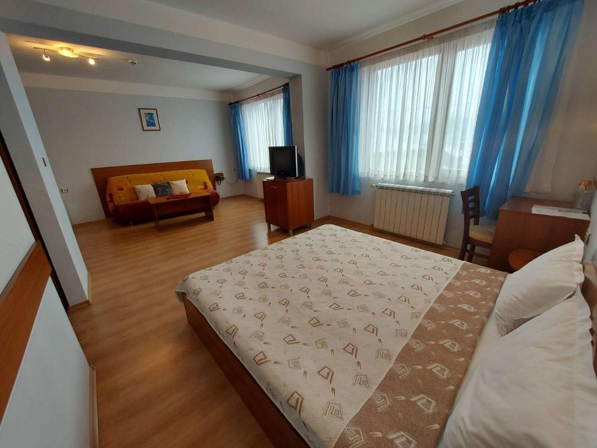 Boryka Family Hotel Asikoria Buitenkant foto