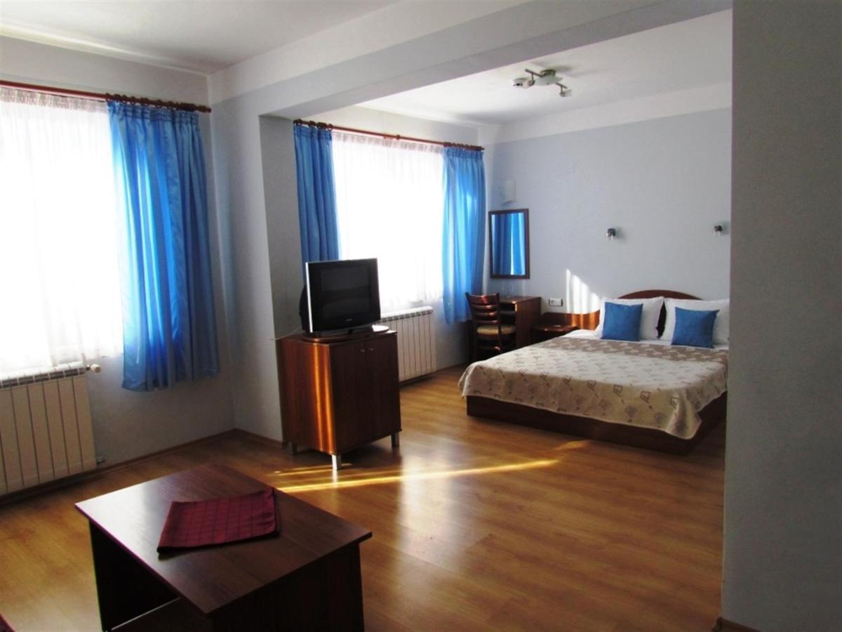 Boryka Family Hotel Asikoria Buitenkant foto