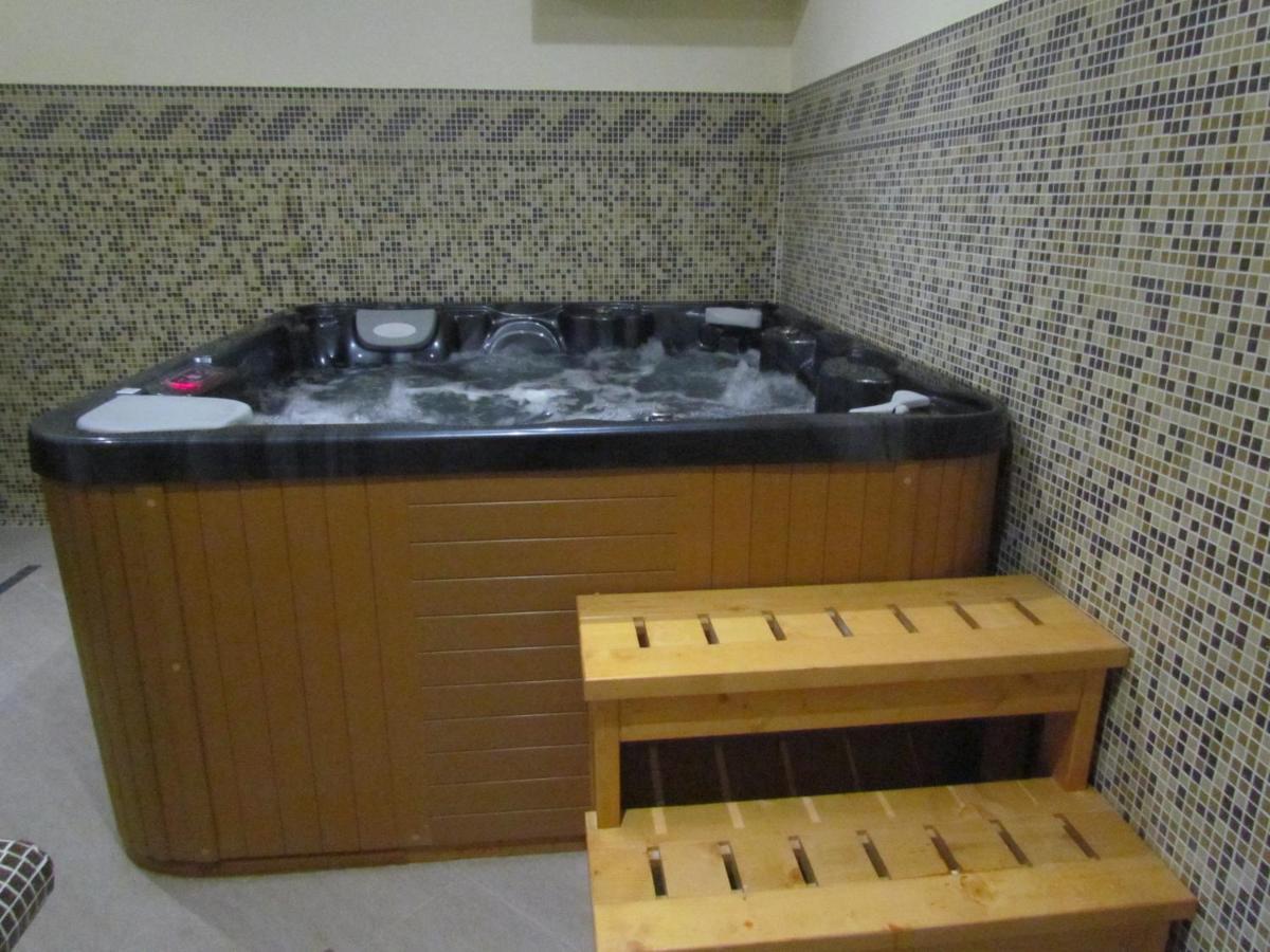 Boryka Family Hotel Asikoria Buitenkant foto